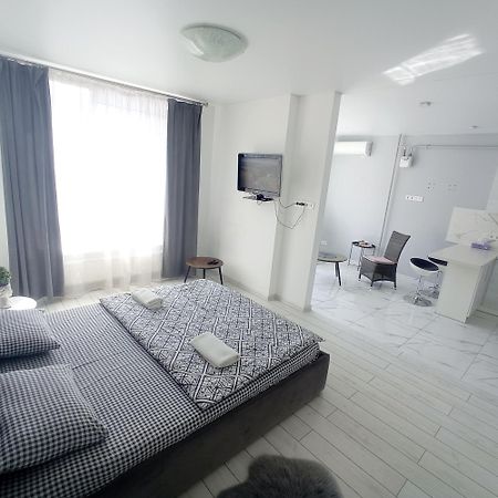 Новобудова Сам Центр Жк "Семицвіт" Apartamento Lviv Exterior foto