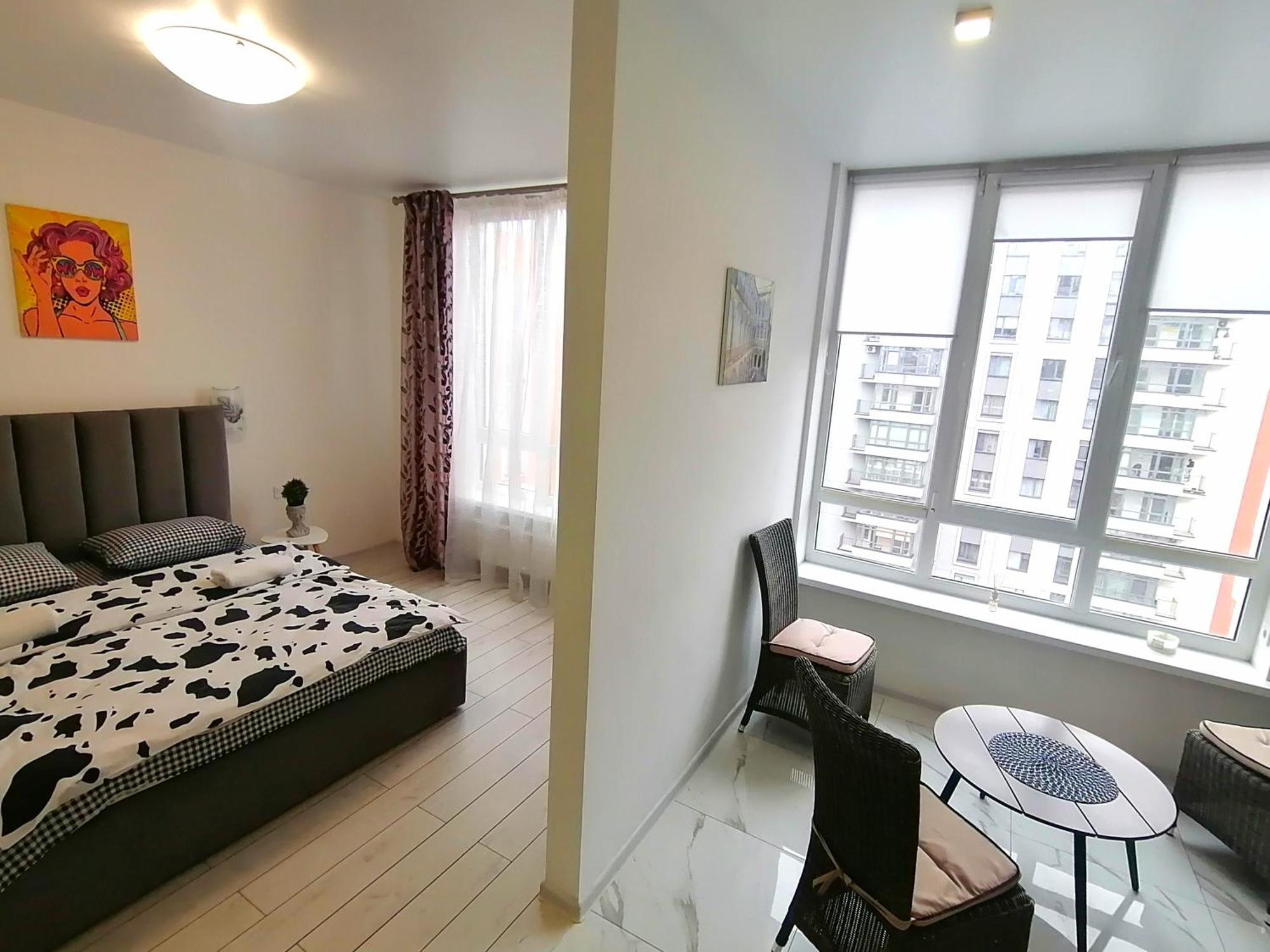 Новобудова Сам Центр Жк "Семицвіт" Apartamento Lviv Exterior foto