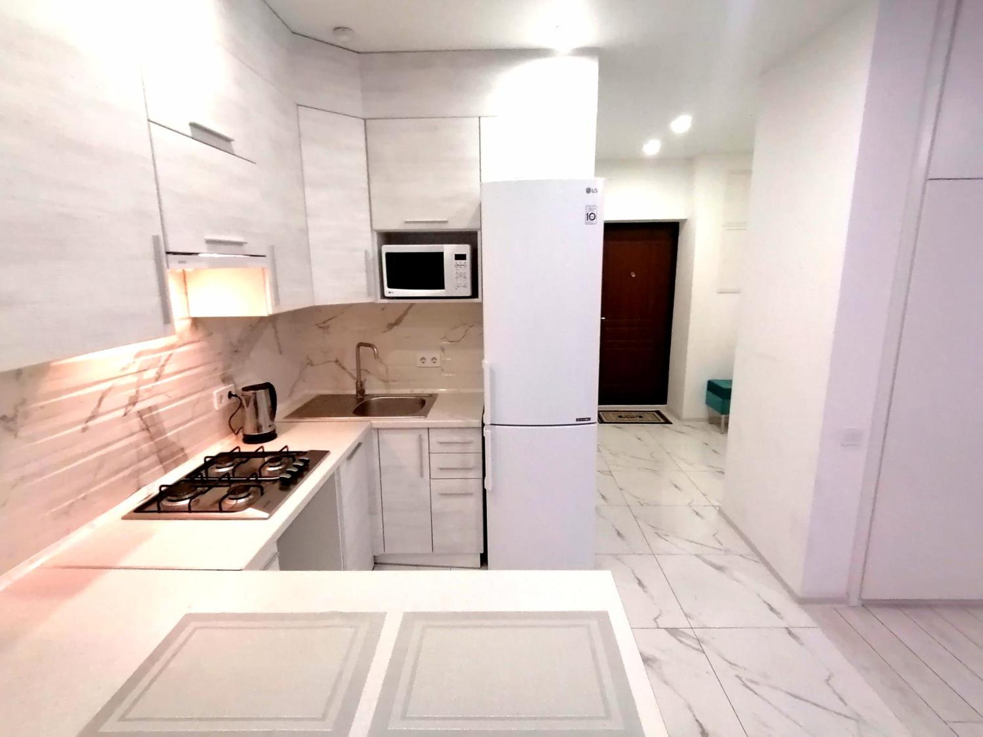 Новобудова Сам Центр Жк "Семицвіт" Apartamento Lviv Exterior foto