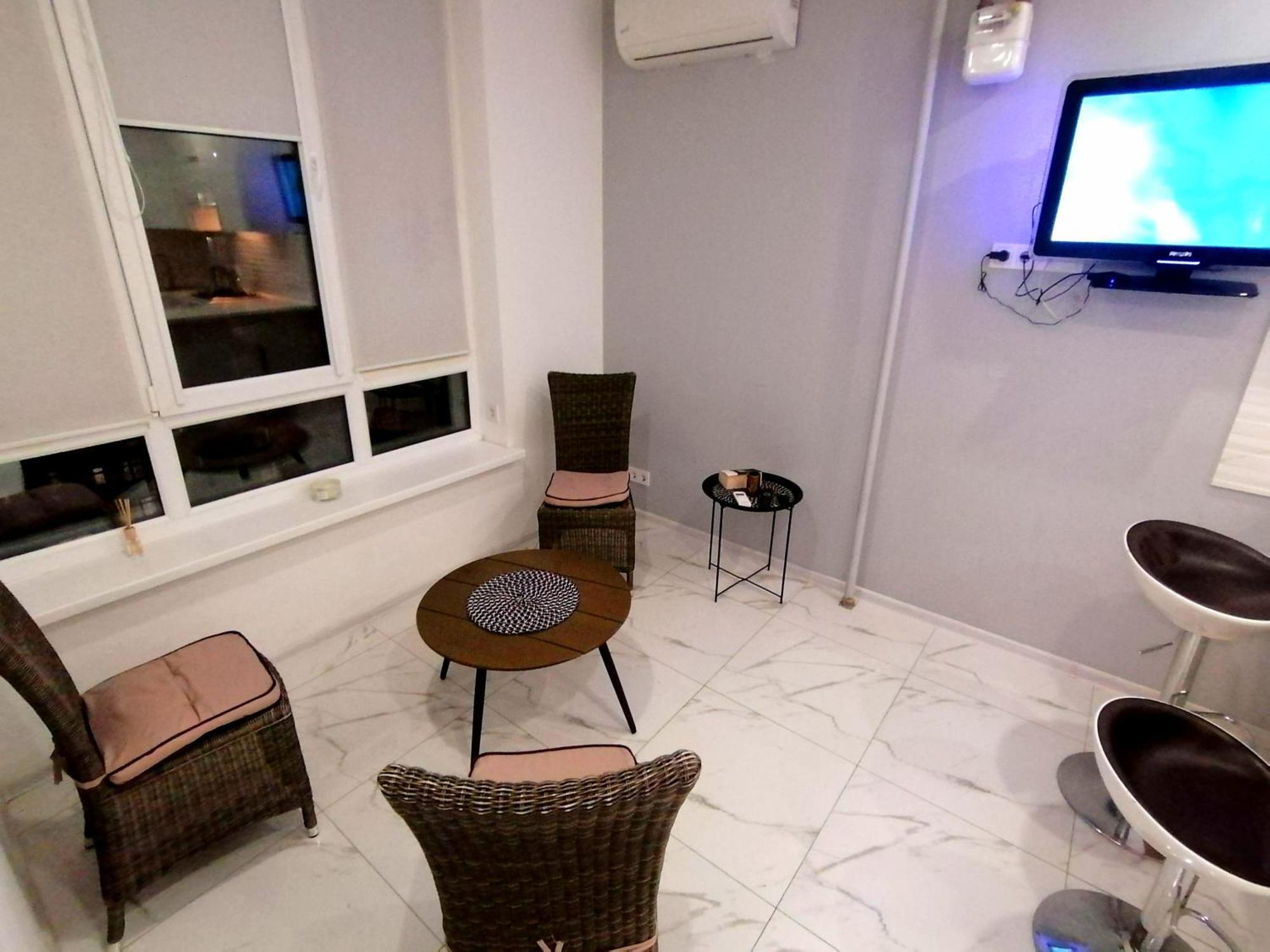 Новобудова Сам Центр Жк "Семицвіт" Apartamento Lviv Exterior foto