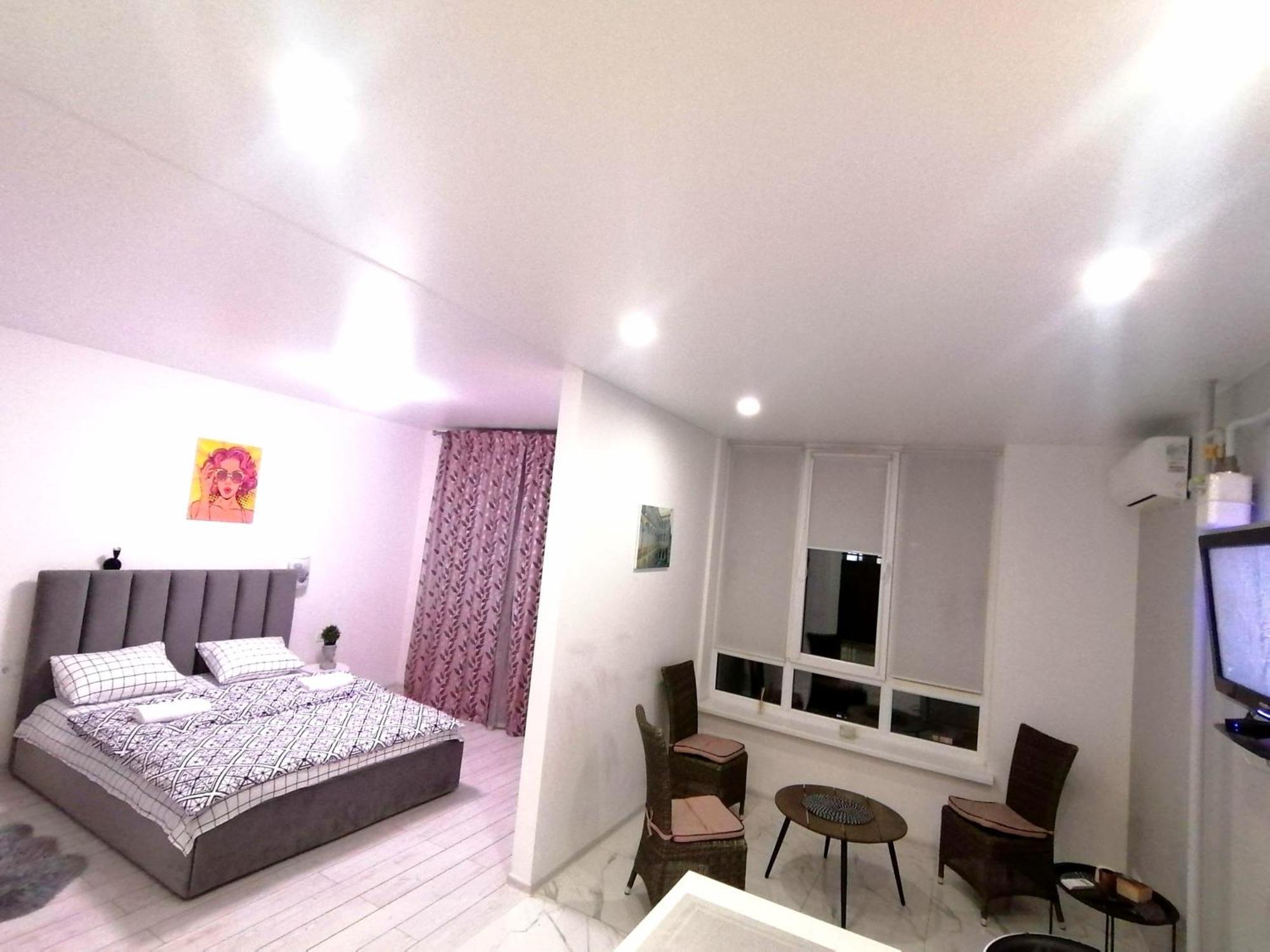 Новобудова Сам Центр Жк "Семицвіт" Apartamento Lviv Exterior foto
