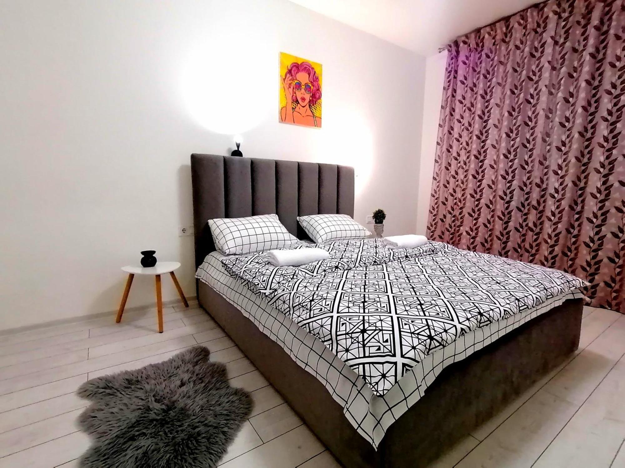 Новобудова Сам Центр Жк "Семицвіт" Apartamento Lviv Exterior foto