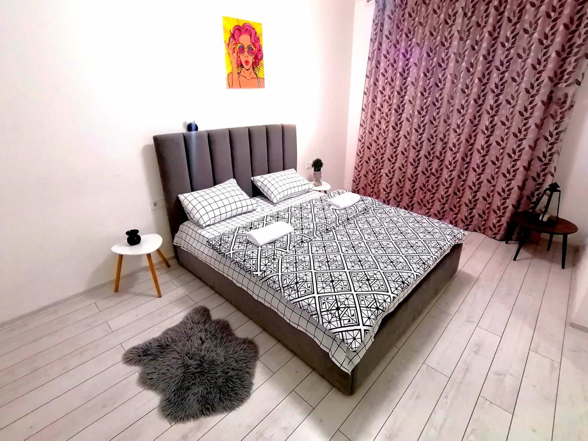 Новобудова Сам Центр Жк "Семицвіт" Apartamento Lviv Exterior foto