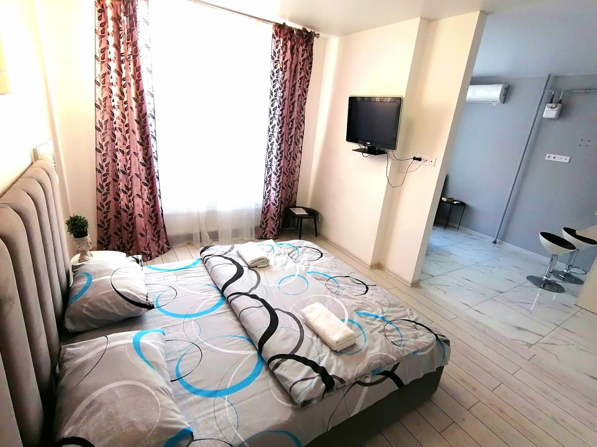 Новобудова Сам Центр Жк "Семицвіт" Apartamento Lviv Exterior foto