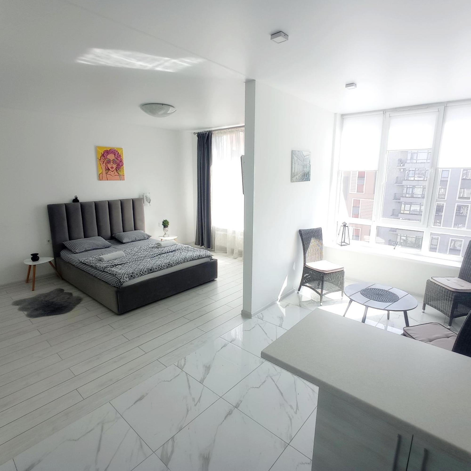 Новобудова Сам Центр Жк "Семицвіт" Apartamento Lviv Exterior foto