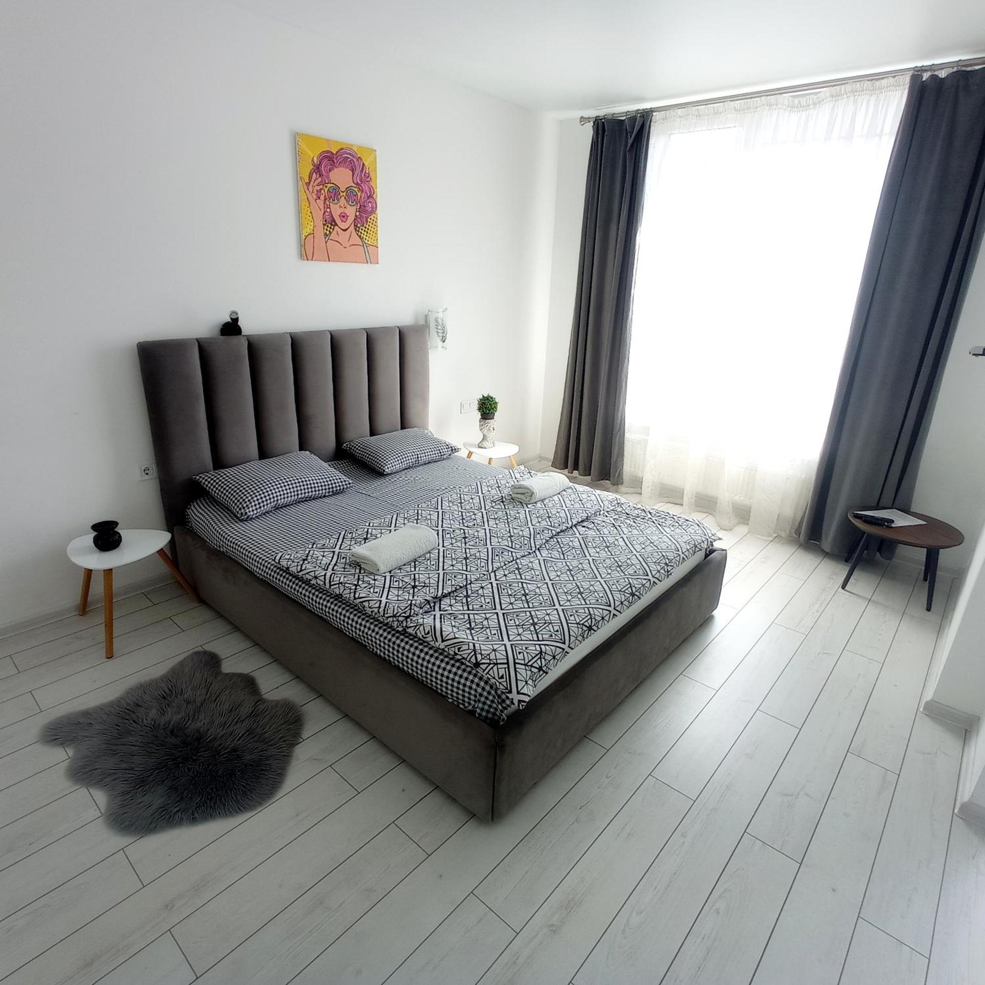 Новобудова Сам Центр Жк "Семицвіт" Apartamento Lviv Exterior foto