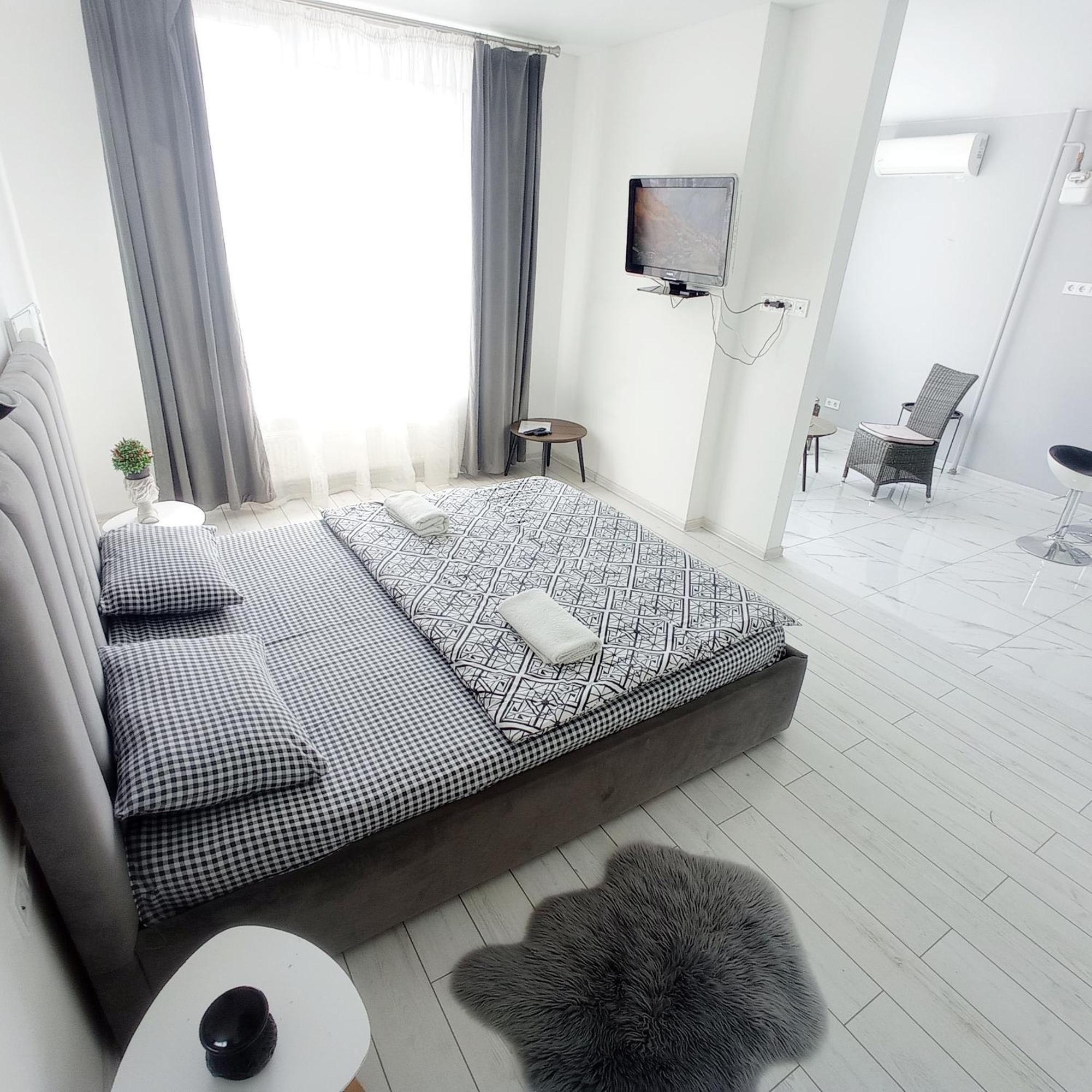 Новобудова Сам Центр Жк "Семицвіт" Apartamento Lviv Exterior foto